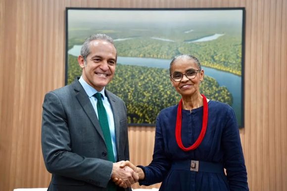 1763557783838 580x387