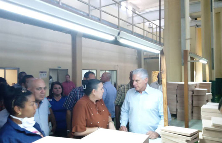 Continúa_Díaz Canel_recorrido_por_territorios_capitalinos_