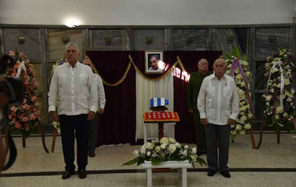 Raúl_Castro,_y_Miguel_Díaz Canel