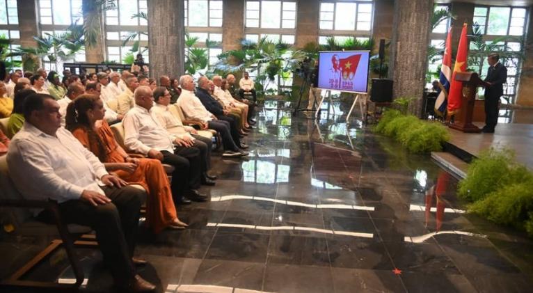 dc_aniversario_80_vietnam