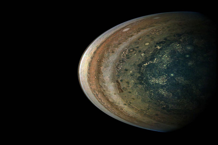 Detectan en Júpiter trenes de olas de diez kilómetros de altura