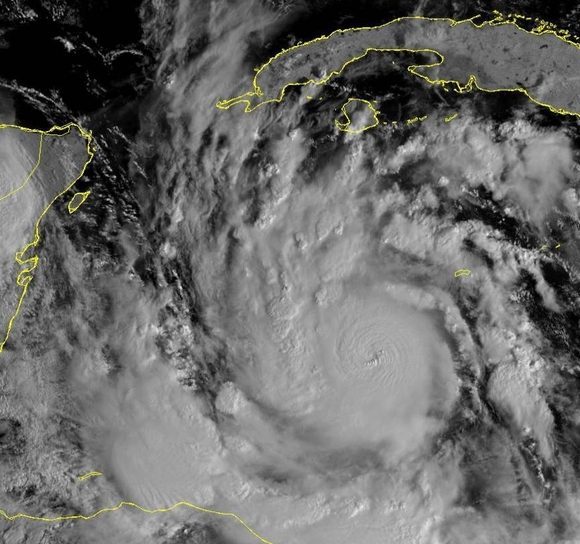 Esta imagen muestra al huracán Delta sobre el noroeste del Caribe, 6 octubre 2020/NOAA.