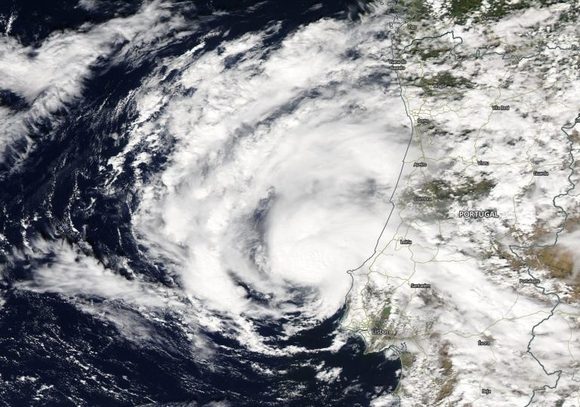 La tormenta subtropical Alpha cerca de Portugal el 18 de septiembre de 2020. Imagen: NASA Worldview, Earth Observing System Data and Information System.