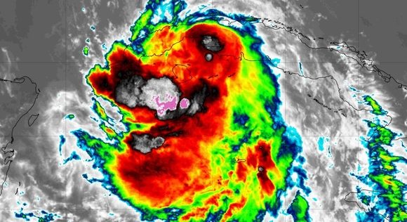 Desde el Katrina no se observaba un huracán tan fuerte en el golfo de México en agosto. Imagen de satélite del miércoles 26, 6:26 p. m./College of DuPage.