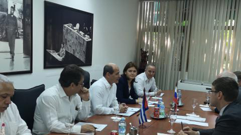 Recibe vicecanciller cubano a viceministro de Comunicaciones de Rusia 