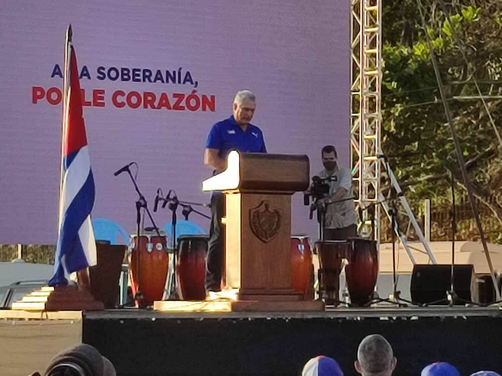 Encabezan Díaz-Canel y Raúl Castro acto de reafirmación revolucionaria en la Piragua