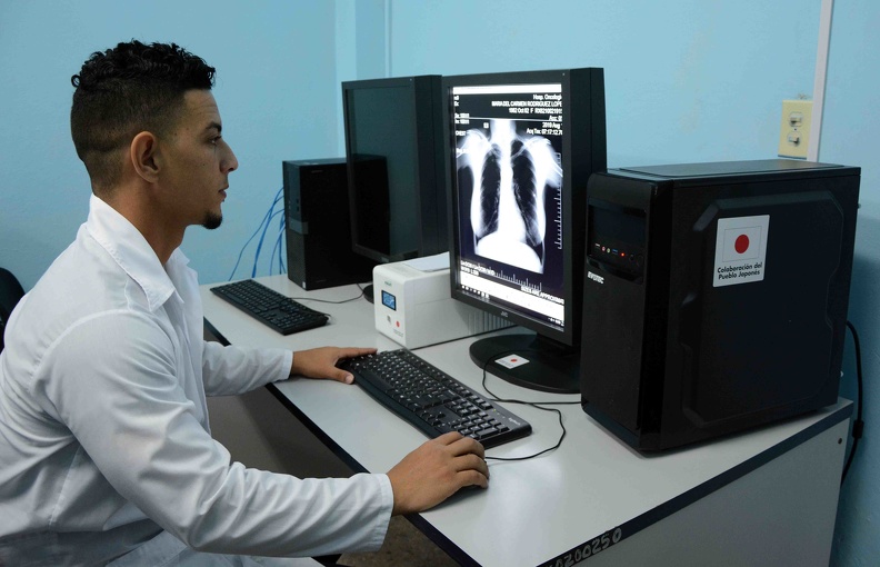 Incorporan hospitales santiagueros radiografías con tecnología digital
