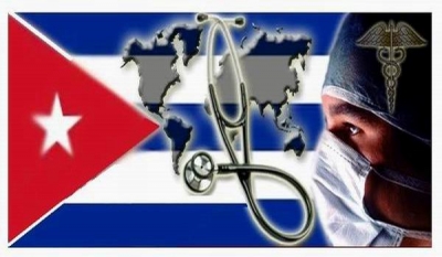Imagen de bandera y médico cubano