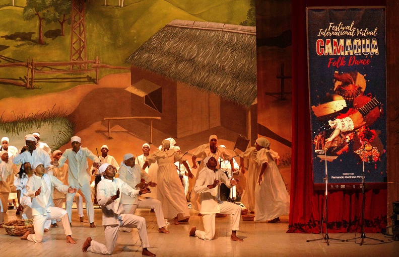 Festival Camagua Folk Dance por la Televisión Cubana