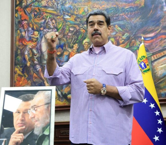 Maduro condecoró a la Brigada Internacional Cuba- Venezuela. Maduro condecoró a la Brigada Internacional Cuba- Venezuela.