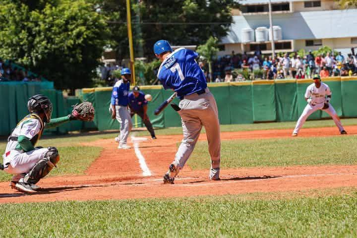 Industriales y Granma por mantener invictos en Liga Élite de béisbol