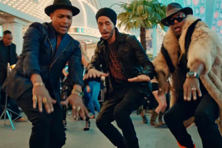 Descemer Bueno estrena videoclip junto a Enrique Iglesias y El Micha Descemer Bueno estrena videoclip junto a Enrique Iglesias y El Micha