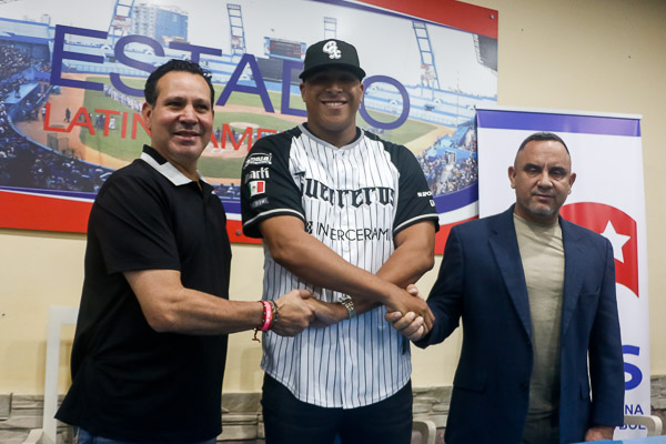 El derecho pinareño estampó su firma en el salón Adolfo Luque, del capitalino Estadio Latinoamericano.