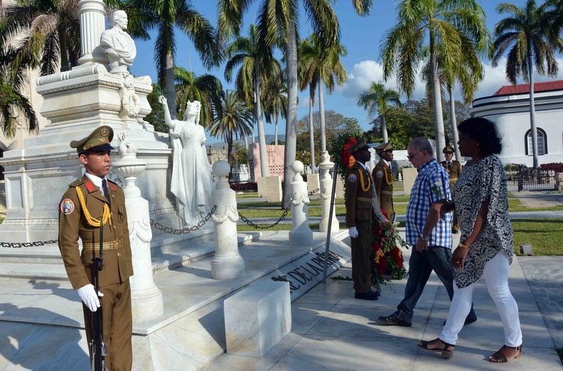 Rinden homenaje a Carlos Manuel de Céspedes en Santiago de Cuba