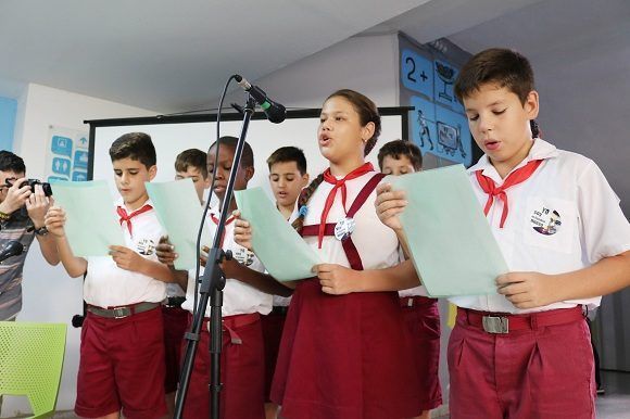 Pioneros de escuela primaria Ejército Rebelde se unieron al homenaje