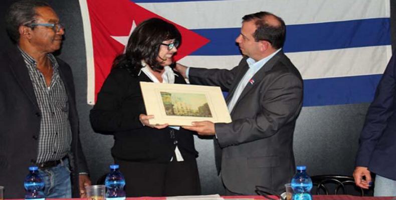En el encuentro participó el héroe cubano Fernando González, presidente del ICAP