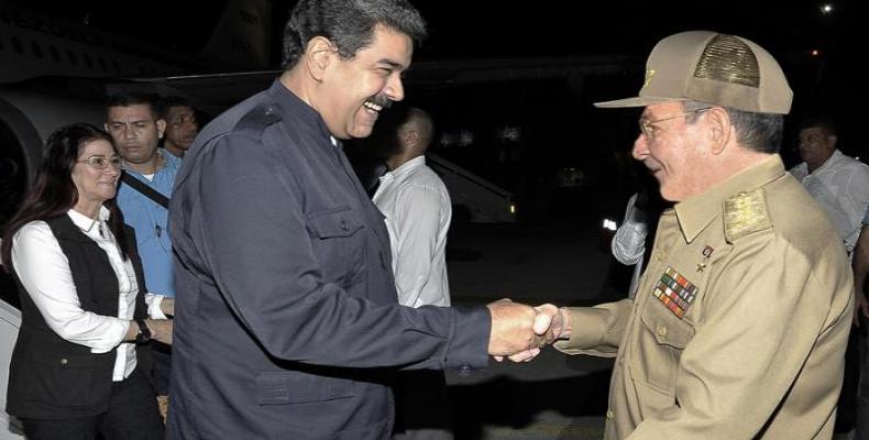 Recibe Raúl Castro a Nicolás Maduro, quien hará un donativo a Cuba para daños de huracán Irma