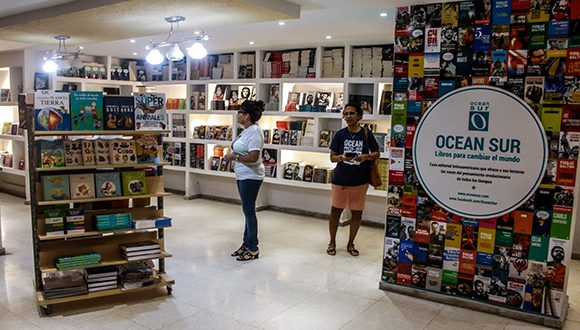 Centro Cultural Literario Habana. Foto: Abel Padrón Padilla/Cubadebate.