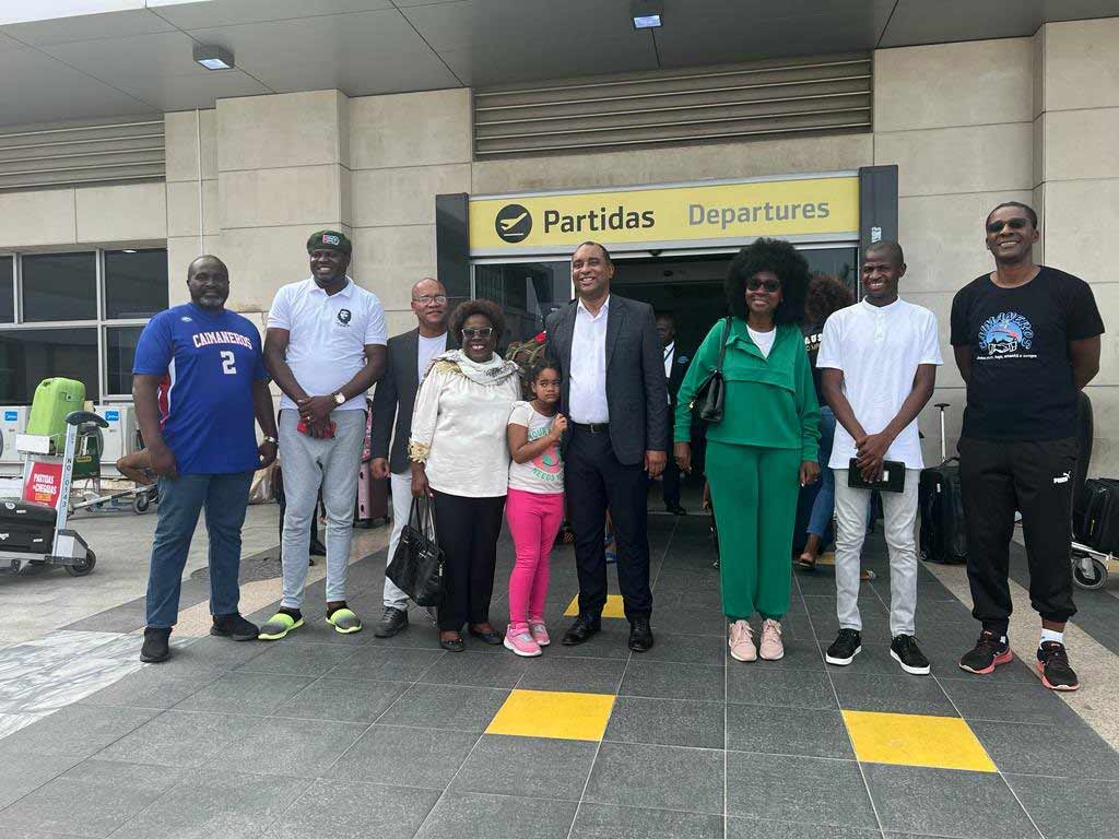 Delegación de Angola partió a encuentro de solidaridad con Cuba