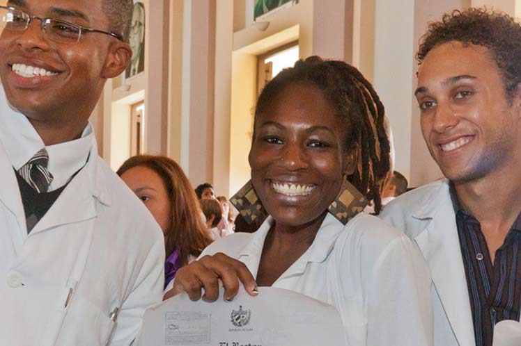 Estadounidenses graduados de médicos en Cuba