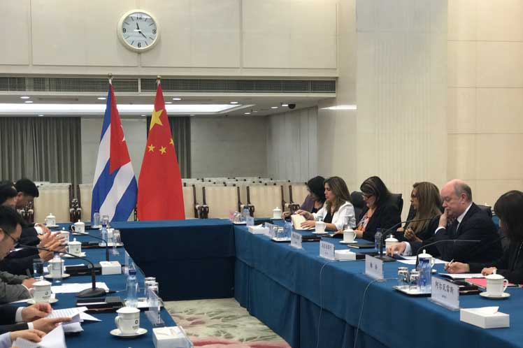 Ministros de Comercio de China y Cuba pactan ahondar cooperación