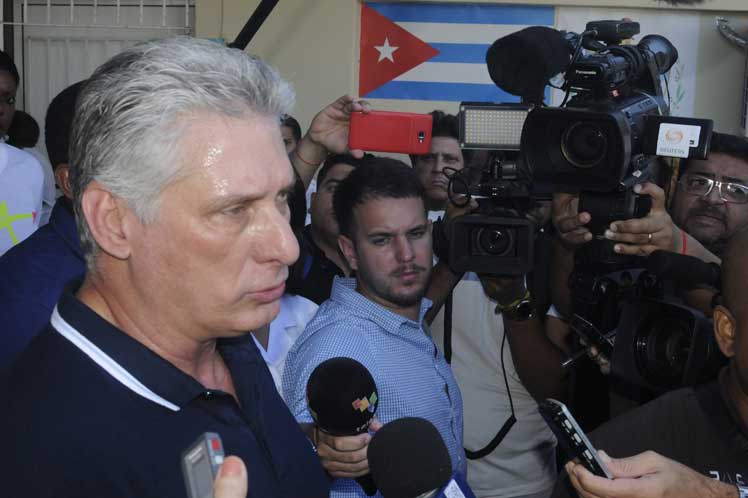 Presidente de Cuba califica de payasadas acciones contra Venezuela