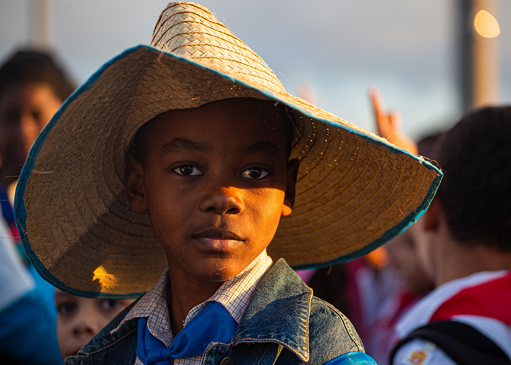 Desde temprano la Plaza de la Revolución recibió a niños y jóvenes cubanos para celebrar el natalicio de José Martí. Foto: Enrique González (Enro)/ Cubadebate.