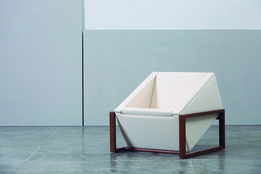 Con diseño de Luis Ramírez, la butaca Mondrián será parte de la muestra del Museo de Arte Moderno. 