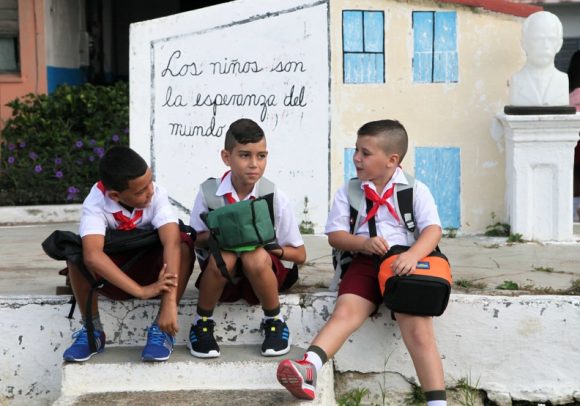 ¿cómo Serán Los Nuevos Uniformes Escolares En Cuba