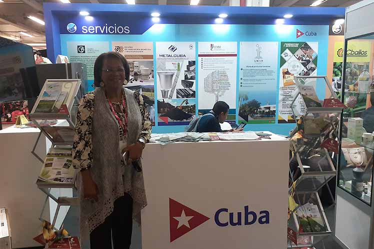 Concreta Cuba intercambios y convenios en feria colombiana