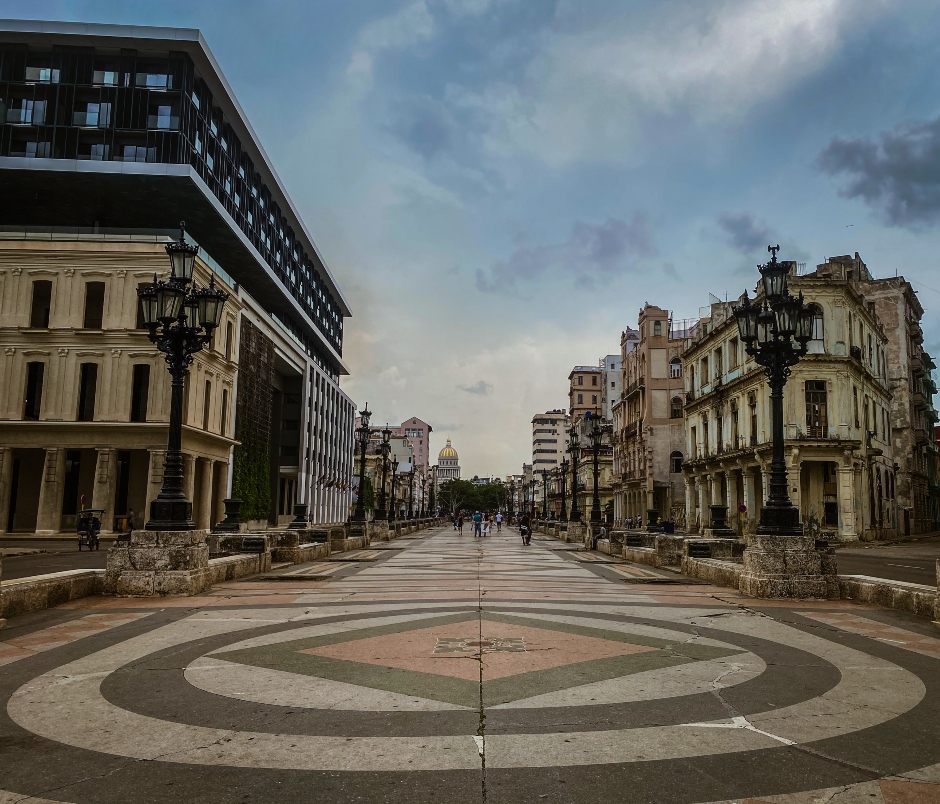 Simetrías en La Habana. Foto: Daniel González. Simetrías en La Habana. Foto: Daniel González.
