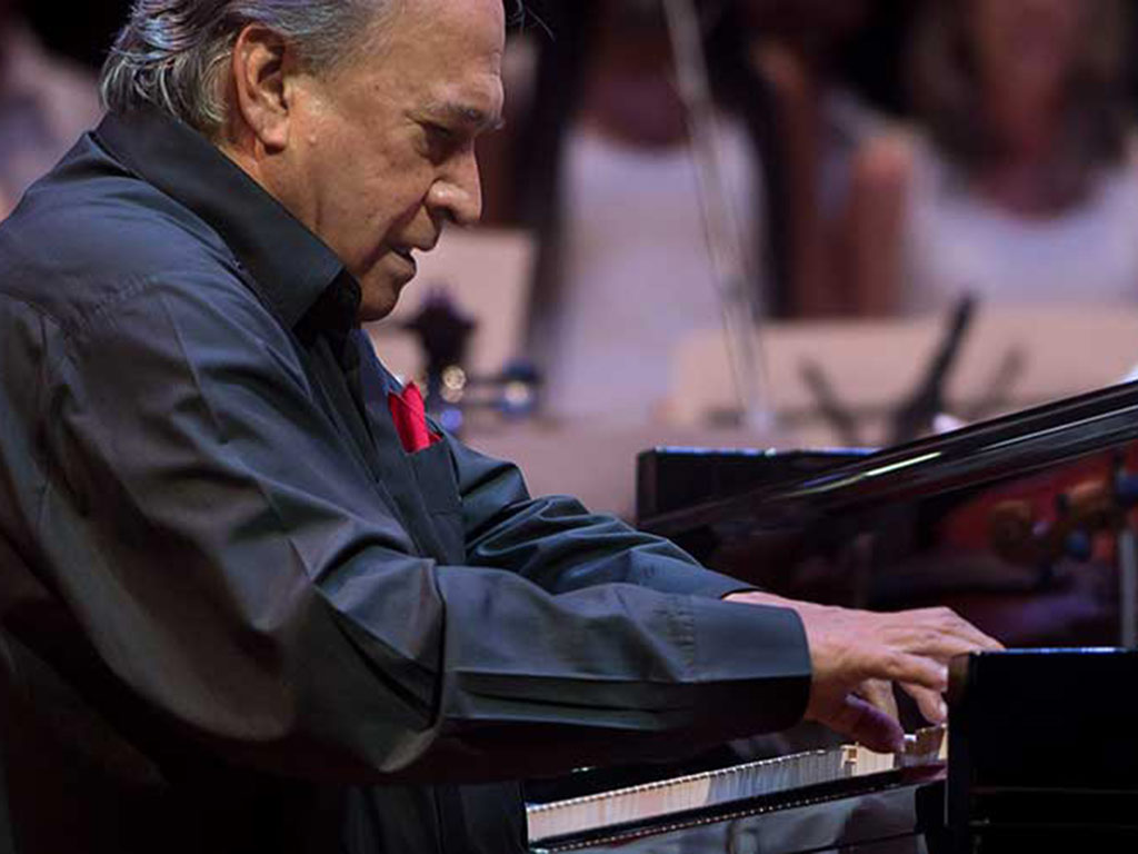 Maestro Frank Fernández, con las manos al piano y el corazón en Cuba