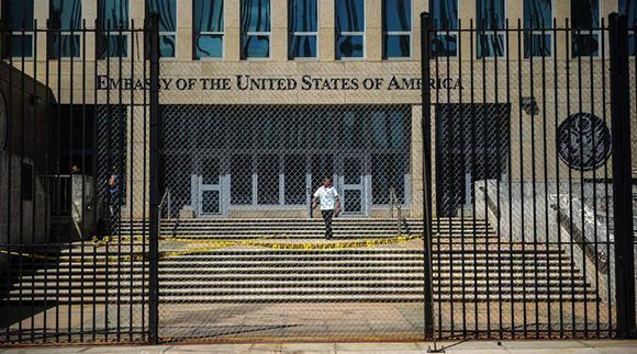 El gobierno cubano, respaldado por un comité de expertos nacionales, concluye que no hay evidencias de los ataques sónicos a los funcionarios estadounidenses en Cuba. Ciéntificos de ese país también lo reafirman. Foto: AFP.