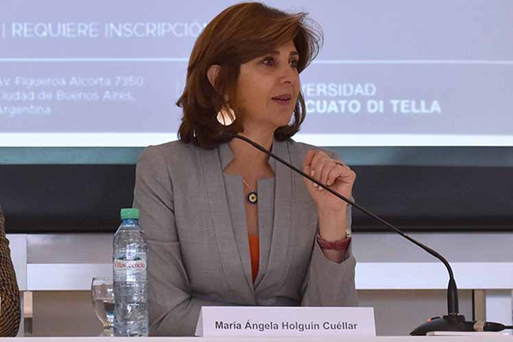 Canciller colombiana María Ángela Holguín