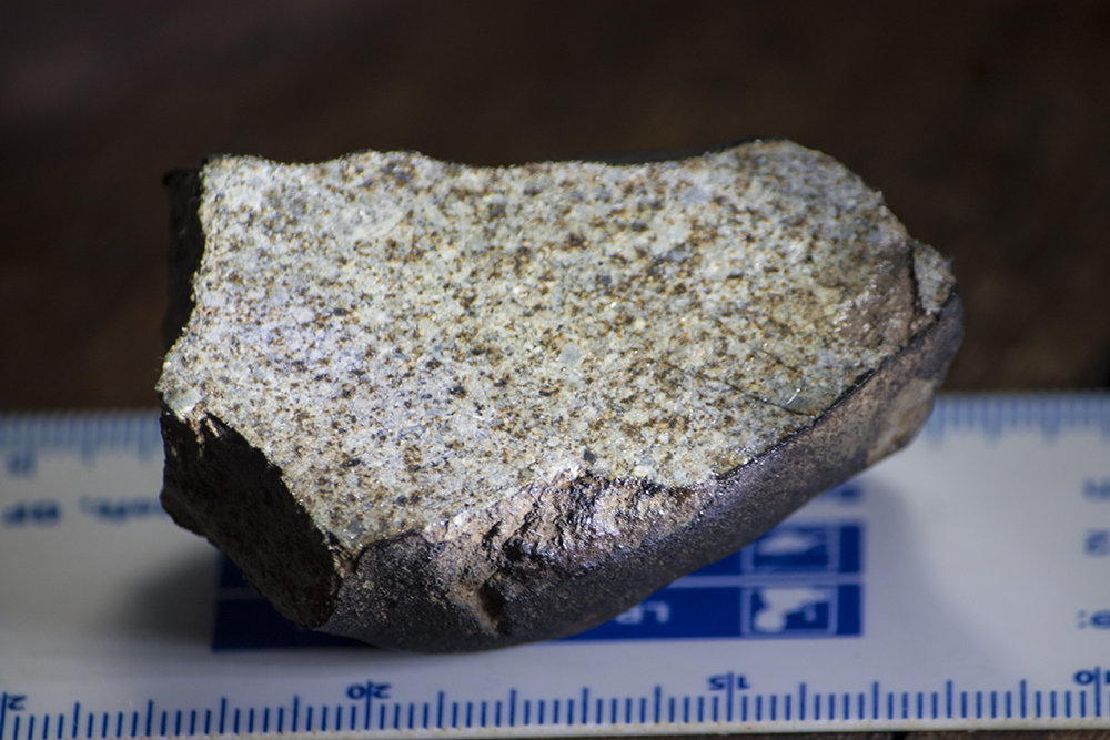 El interior de la roca seccionada y pulida en el laboratorio de geología de la Universidad de Pinar del Río. Foto: Deny Extremera.