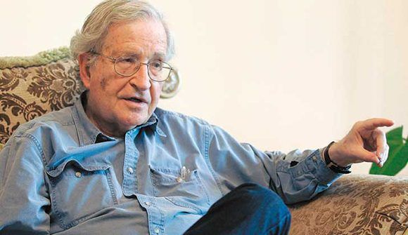 Reconocido lingüista estadounidense Noam Chomsky