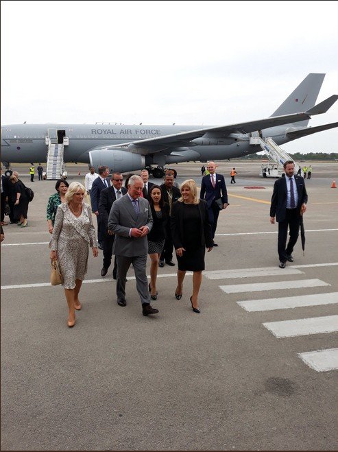 El Príncipe de Gales fue recibido por la Viceministra de Relaciones Exteriores de Cuba Ana Teresita Fraga.Foto: Tomada del Twitter de Ana Teresita Fraga
