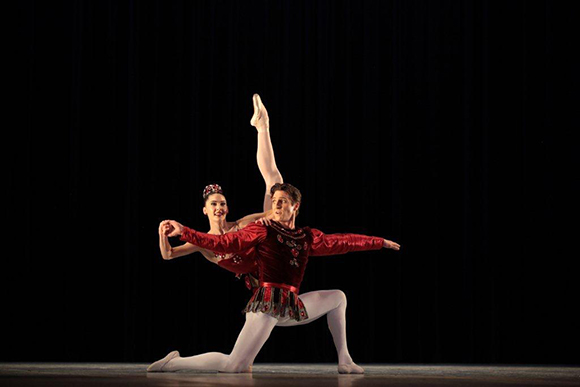 Rubies, Beckanne Sisk y Chsistopher Ruud