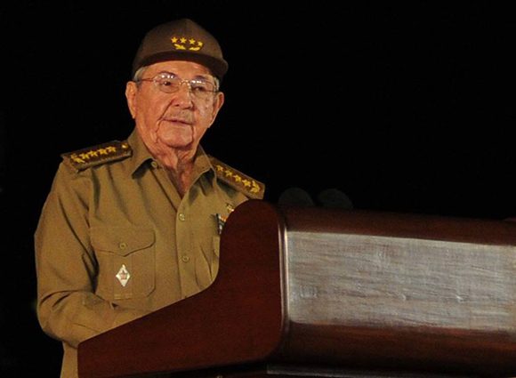 General de Ejército Raúl Castro Ruz en homenaje a Fidel