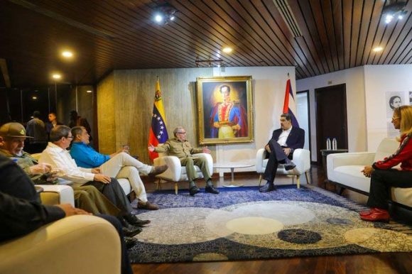 El General de Ejército Raúl Castro sostuvo encuentro con el presidente Nicolás Maduro