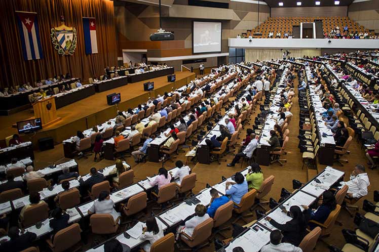 Parlamentarios continúan en Cuba preparación para ejercicio de cargos