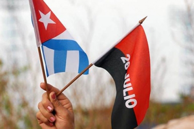 Bandera cubana y del 26 de juliio