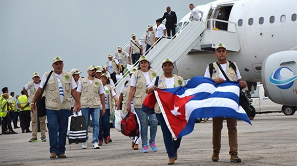 Brigada médica Henry Reeve regresa a Cuba tras atender a damnificados en Perú