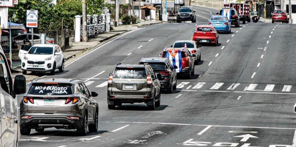 Caravana en Panamá demanda sacar a Cuba de lista terrorista de EEUU