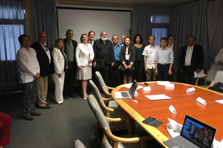 Delegados del Centro de Neurociencias de Cuba, Canadá y China.