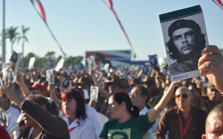 En Santa Clara: acto central por el aniversario 50 de la caída del Che Guevara 