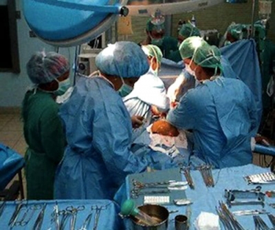 Cirujanos cubanos