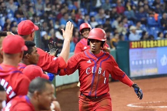 Roel Santos fue otra vez el mejor de los cubanos, pero Corea del Sur derrotó 6-1 a la Isla en partido preparatorio a Clásico Mundial