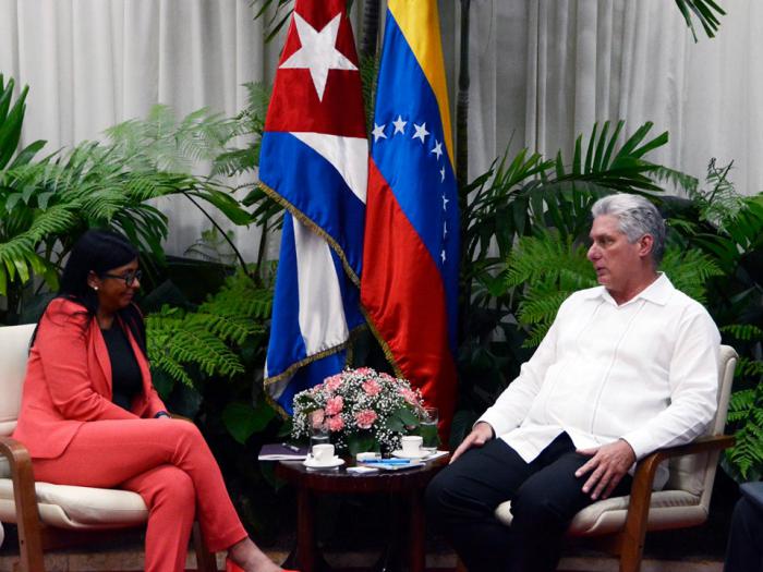 Fraternal encuentro entre Díaz-Canel y vicepresidenta ejecutiva de Venezuela Delcy Rodríguez
