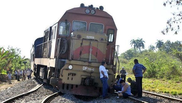 Diento de un tren de pasajeros en la localidad de Lajitas